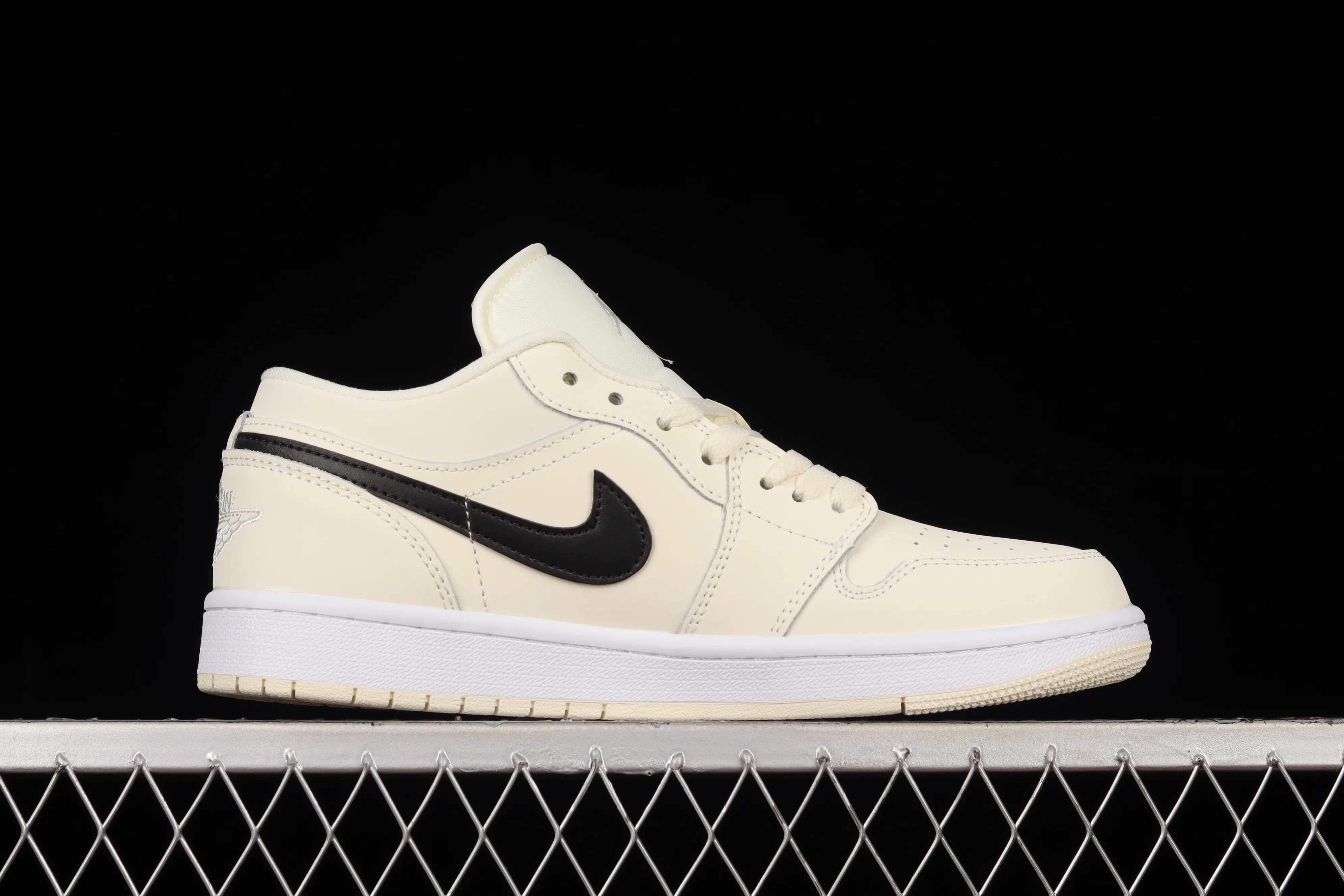 All categories Air Jordan Jordan series basketball shoes Air Jordan 1 Low Z version Air Jordan 1 Low AJ1 Joe 1 cream yellow low-top casual sneakers DC0774-121